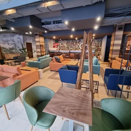 Private B27 In Gardens شقة *