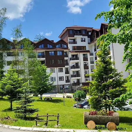 Private B27 In Gardens شقة