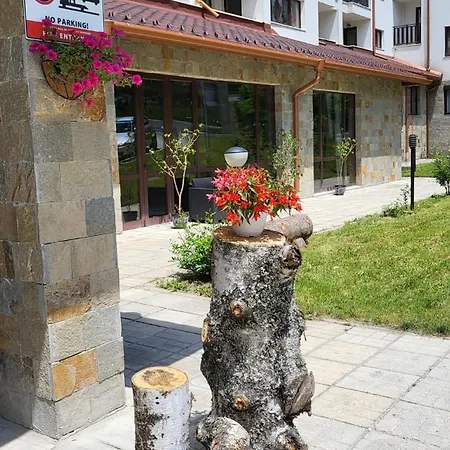 Private B27 In Gardens Apartament *